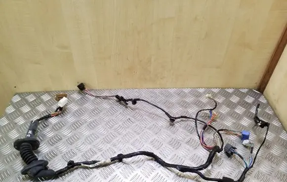 Mitsubishi Outlander Front door wiring loom 8512A377
