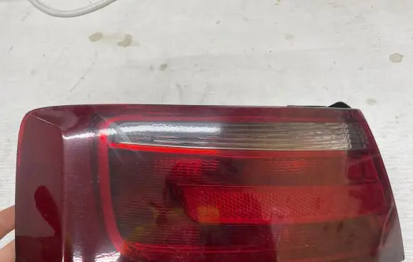 Audi A5 8T 8F Tailgate rear/tail lights 8T0945095