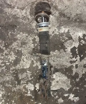 Mercedes-Benz Vito Viano W638 Front shock absorber/damper