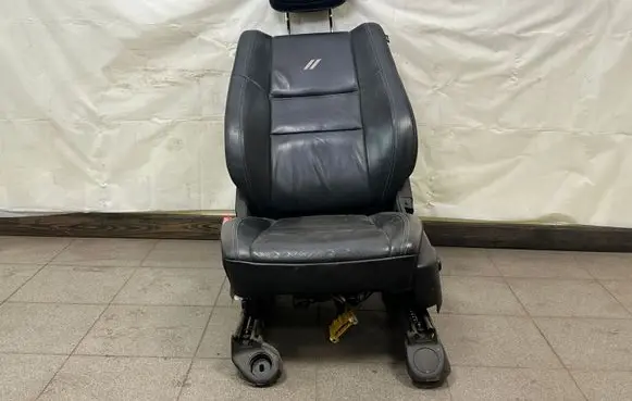 Dodge Durango III Front driver seat