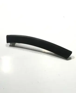 Front bumper splitter molding