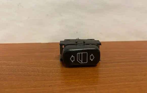 Mercedes-Benz E W210 Electric window control switch 2108208210 16993