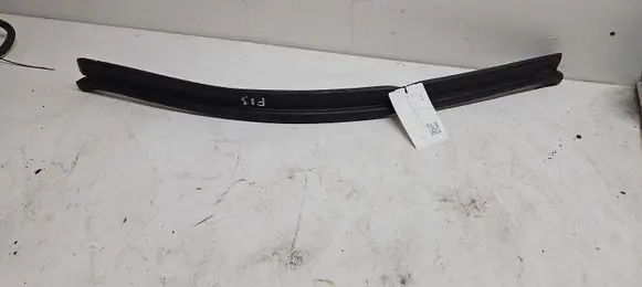 BMW 6 F12 F13 Engine compartment rubber 7211920