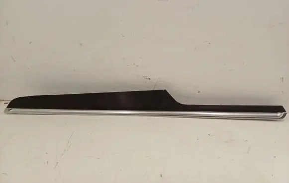 Porsche Macan (95B) Front door trim bar 95B867410