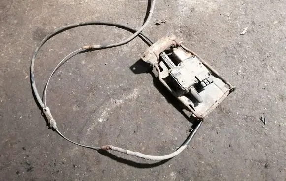 Opel Meriva B Hand brake/parking brake motor 13334738 A2C53395288