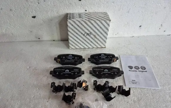 Fiat 500X Brake pads (front) 77367417 68289634AA