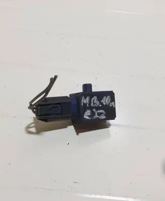 Mercedes-Benz E W212 Airbag deployment crash/impact sensor A2128204926 5WK43872