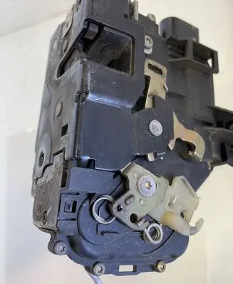 Audi A6 S6 C5 4B Front door lock 4B1837016G