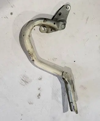 Engine bonnet/hood hinges