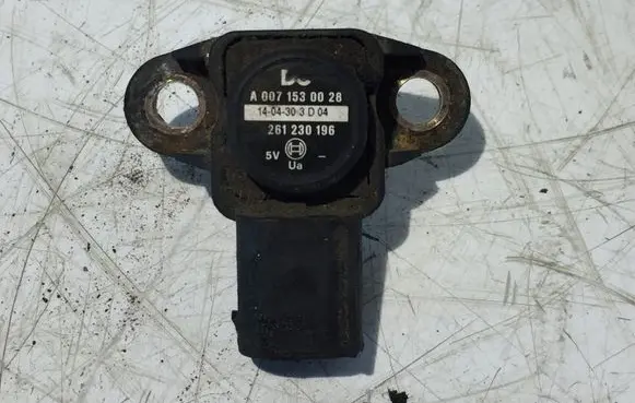 Mercedes-Benz Sprinter W906 Air pressure sensor A0071530028 261230196