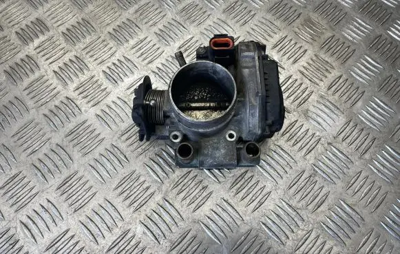 Audi A4 S4 B5 8D Throttle valve 408237210001 058133068