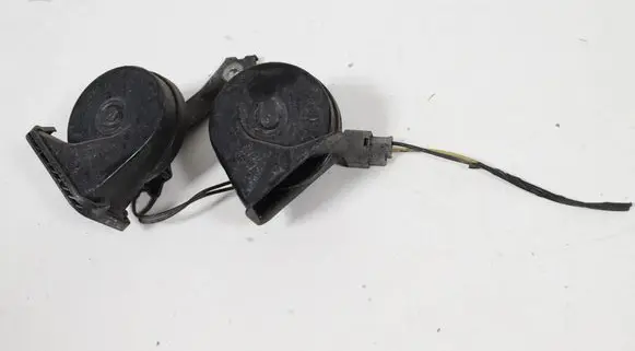 Jaguar XF X250 Horn signal 8X2313A803AA