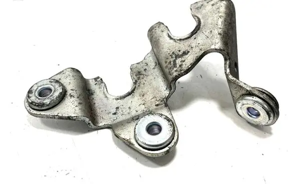 Chevrolet Captiva Gear shift cable bracket 