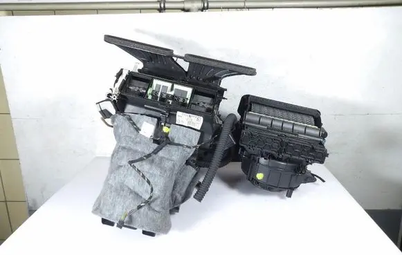 Skoda Octavia Mk3 (5E) Interior heater climate box assembly 5Q1816002AE