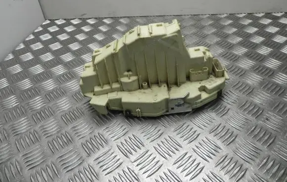 Loading door lock
