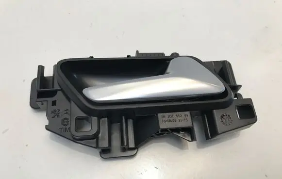 Opel Mokka B Front door interior handle 98201552