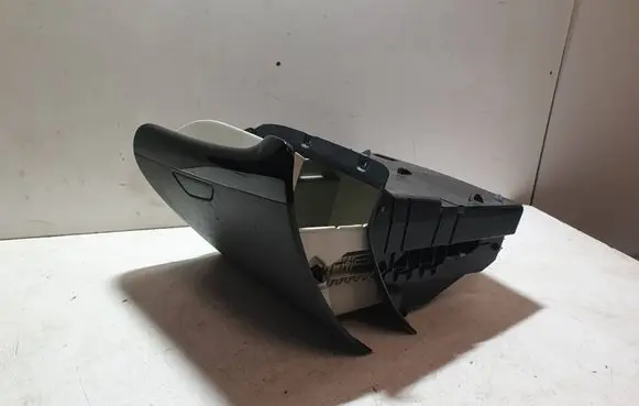 Renault Captur Glove box 685003033R 00134397 00170388