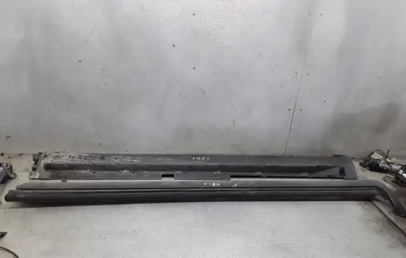 Volvo XC70 Sill