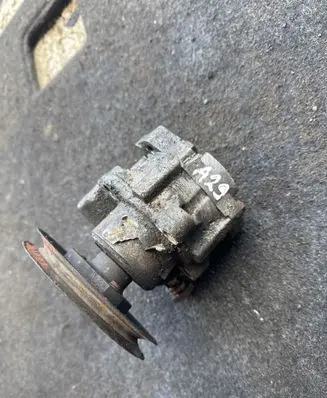 Volkswagen Sharan Power steering pump 95VW3A733AA