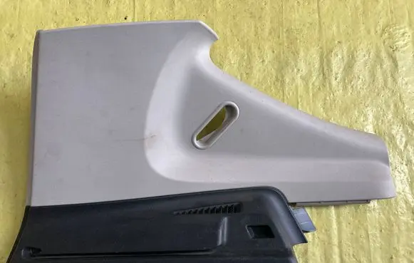 Mercedes-Benz A W169 (D)pillar trim (top) A1696902525