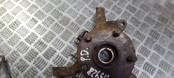 Toyota Previa (XR30, XR40) II Front wheel hub