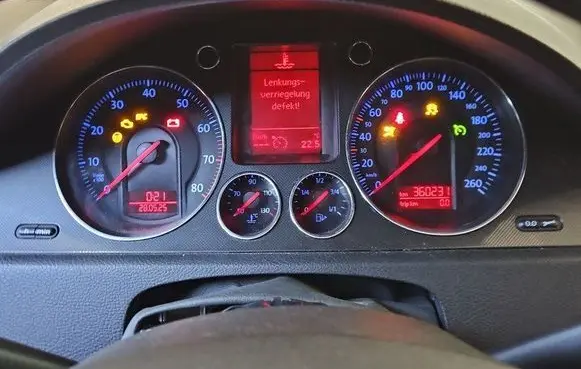 Speedometer (instrument cluster)