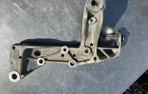 Volkswagen Touran I Front lower control arm/wishbone 1K0199295F