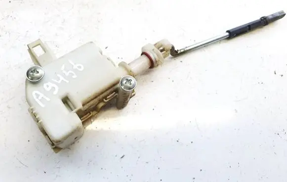 Skoda Octavia Mk1 (1U) Central locking motor 3b0810773a 3b0959782