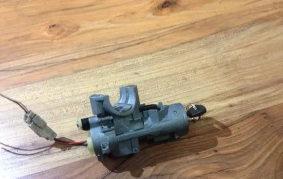 Mazda 323 Ignition lock sl17