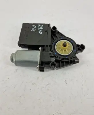 Volkswagen Touran I Front door window regulator motor 5K0959793