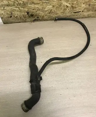 Mercedes-Benz CLK A209 C209 Engine coolant pipe/hose