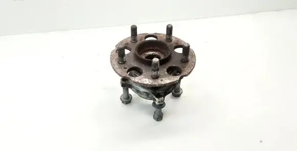 Honda CR-V Rear wheel hub