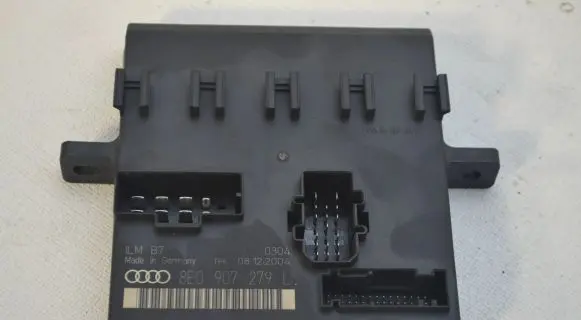 Audi A4 S4 B7 8E 8H Comfort/convenience module 8E0907279L