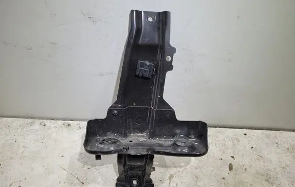 Mercedes-Benz A W177 Other engine bay part A1776265300