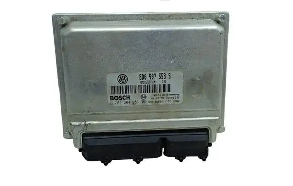 Volkswagen PASSAT B5 Engine control unit/module 8D0907558S 0261204956