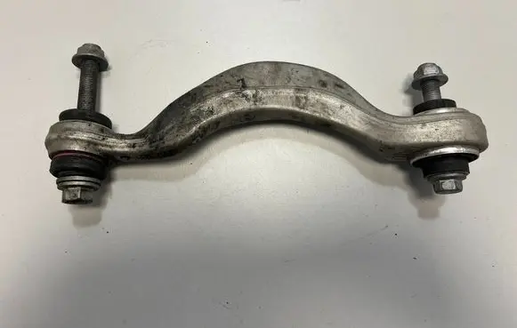 BMW i4 Rear upper control arm/wishbone 8834820