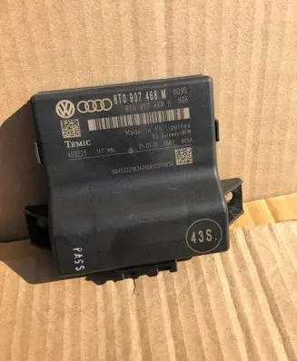 Audi A4 S4 B8 8K Gateway control module 8T0907468M