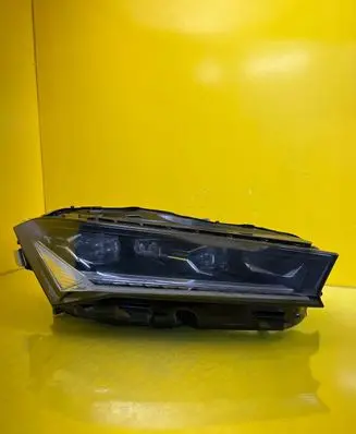 Skoda Superb B9 Headlight/headlamp 3P1941016A