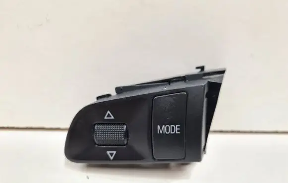 Steering wheel buttons/switches