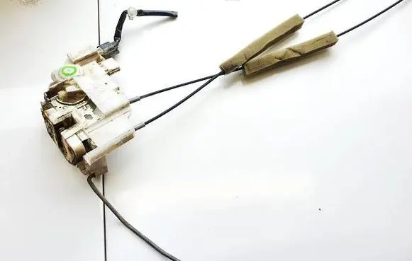 Subaru Outback Front door lock