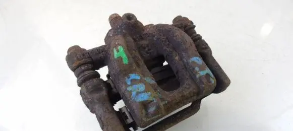 Honda CR-V Rear brake caliper