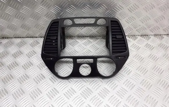 Hyundai i20 (PB PBT) Dashboard air vent grill cover trim 