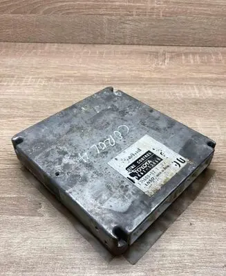 Toyota Corolla E120 E130 Engine control unit/module ECU 8966113060 1758005211