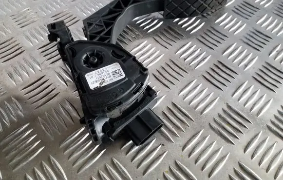 Audi A6 C7 Accelerator throttle pedal 8K1723523A