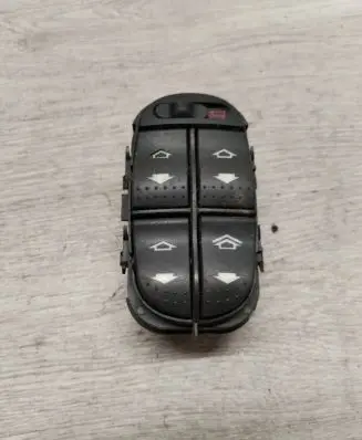 Ford Focus Electric window control switch 98AG14A132AE