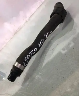 Mercedes-Benz GLC X253 C253 Engine coolant pipe/hose A2135015802