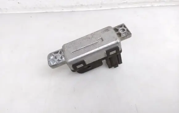 Land Rover Range Rover Evoque L538 Glow plug pre-heat relay GX7312B533AC 0281003129