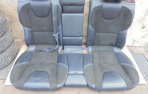 Volvo V40 Second row seats 