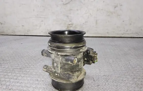 Volvo S60 Mass air flow meter 9202199 MB1974080040