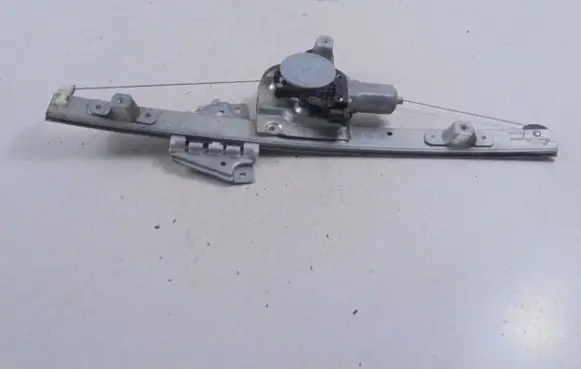 Suzuki Grand Vitara II Rear door window regulator with motor 2621003520